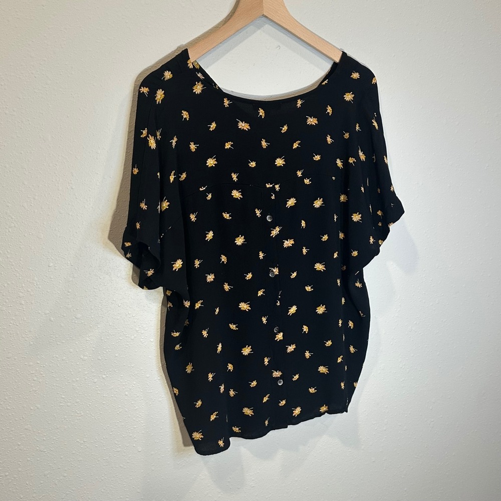 Madewell Blouse Women's Size Medium Black Floral Button Back V-Neck Cottage Boho - Picture 14 of 16
